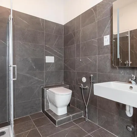 Roma 3* Помеция